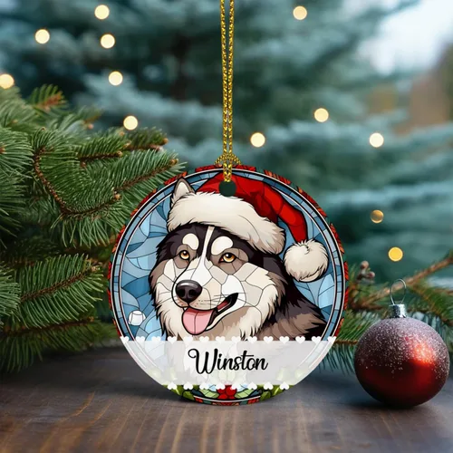 Vista 6 de Adorno de Navidad de Alaskan Malamute 2025, con nombre personalizado de Alaskan Malamute estilo vitral, regalo para hijo e hija, adorno