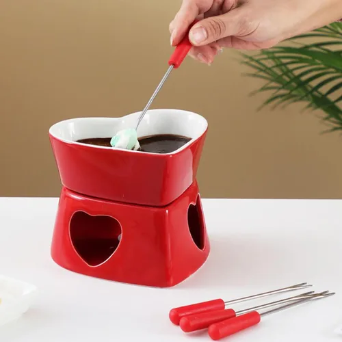 Vista 4 de Sizikato Juego de fondue de chocolate de porcelana roja en forma de corazón, 10 onzas