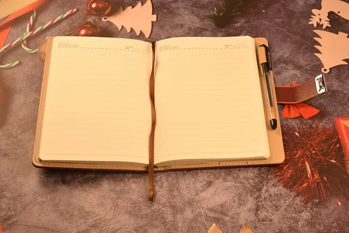 Vista 5 de Diario digital de contraseñas con candado, diario de privacidad retro con cerradura de combinación, carpeta de cuero, cuaderno con bloqueo diario