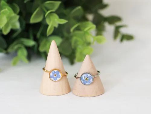Vista 2 de Anillo abierto ajustable hecho a mano de acero inoxidable con forma de flor Forget Me Not Flower