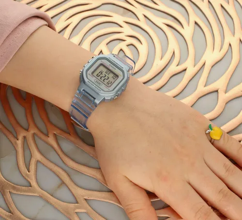 Vista 3 de Casio Colección de relojes de cuarzo para mujer, Azul, LA-20WHS-2AEF