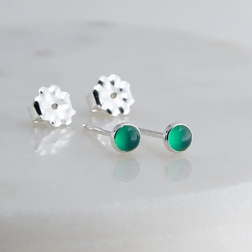 Vista 104 de Aretes pequeños de plata de ley para cartílago, tragus, hélix, múltiples piercings hipoalergénicos, piedra natal para mujer, juego de bisel