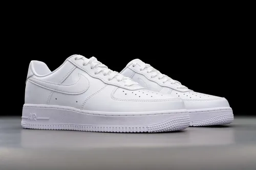 Vista 5 de Nike Men's Air Force 1 Low Sneakers