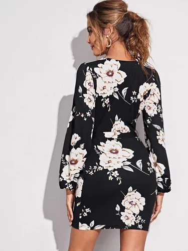 Vista 2 de SheIn Surplice - Vestido de tubo de manga larga con cuentas de perlas de color liso con cinturón para mujer