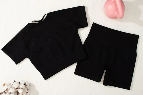Vista 7 de Meyeeka Conjuntos de entrenamiento para mujer con tirantes halter, brasier deportivo de cintura alta, pantalones cortos de yoga, 2 piezas, sin
