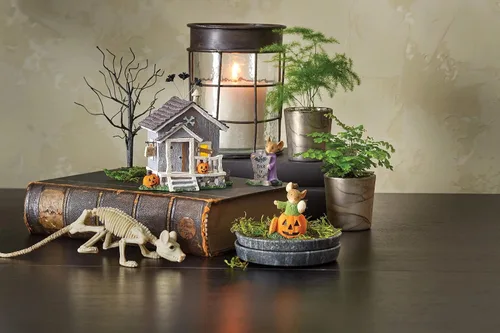 Vista 3 de Enesco Tails with Heart Halloween Hide and Scream Mouse Behind Gravestone Figurine, 2 pulgadas, multicolor