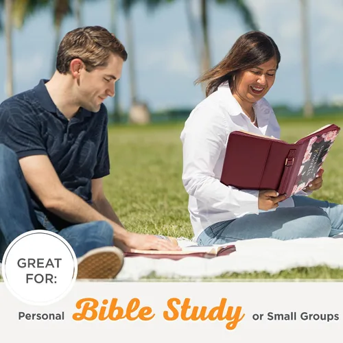 Vista 9 de Christian Art Gifts Funda protectora de piel sintética para la Biblia con asa para mujer: fuerte y valiente, versículo bíblico inspirador Joshua