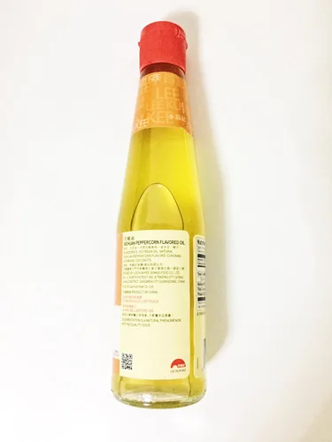 Vista 4 de Lee Kum Kee Sighuan Aceite con sabor a pimienta (14 onzas líquidas)