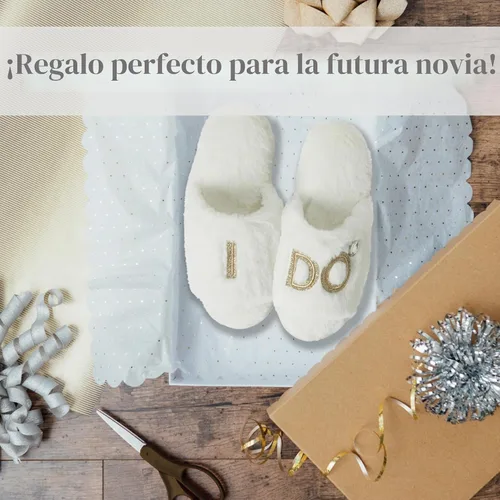 Vista 5 de Dearfoams Regalos para novia y dama de honor, pantuflas I Do Crew para boda y despedida de soltera