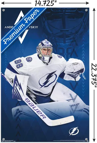 Vista 3 de Trends International NHL Tampa Bay Lightning - Póster de pared de Andrei Vasilevskiy 19, 14.72 x 22.37 pulgadas, paquete de póster premium y alfiler