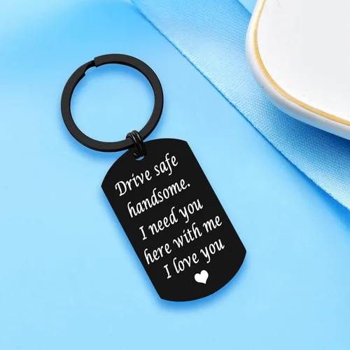 Vista 3 de Llavero con texto en inglés "Drive Safe Handsom", regalos divertidos para hombres, regalos para él, llavero para novio, regalo de novia, marido