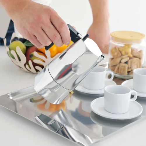 Vista 6 de Alessi MT18/3 "Ossidiana" - Cafetera de 3 tazas con mango de fundición de aluminio y perilla en resina termoplástica, color negro