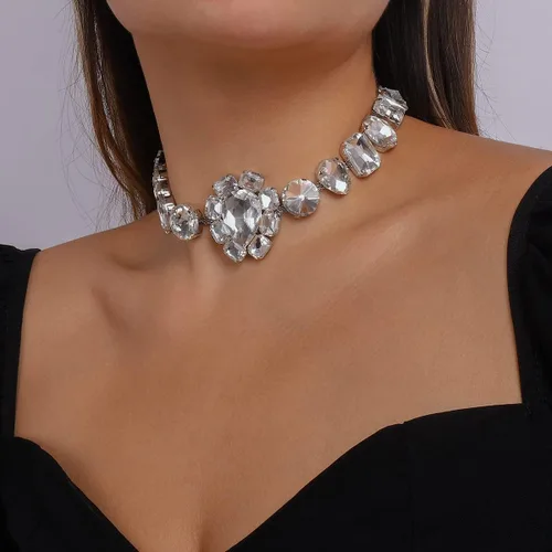 Vista 2 de Collar grueso con diamantes de imitación, collar con forma de lágrima, collar con forma de círculo, collar con forma de lágrima, collar