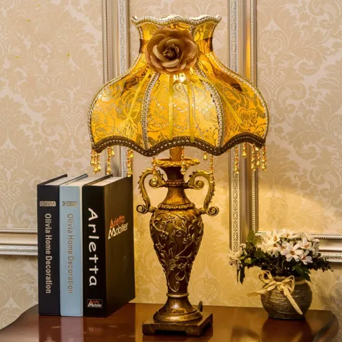 Vista 6 de Lámpara Victoriana Roja de Tela Antigua Lámpara de Mesa Pastoral Europea Lámpara de Mesita de Noche 1 Cabeza Flor Floral Luz de Mesa con Flecos