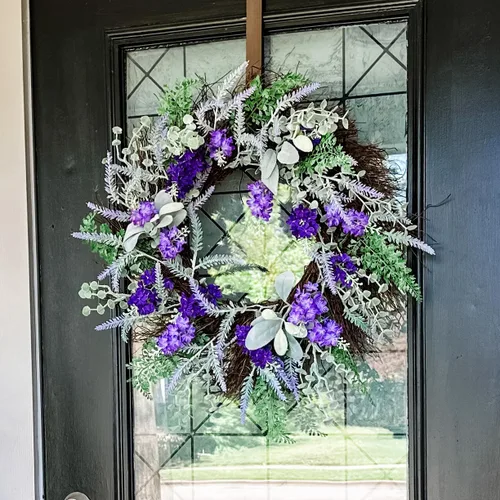 Vista 4 de Haute Decor Corona de lavanda artificial mixta con vid natural, corona de primavera de 24 pulgadas para puerta delantera con flores de lavanda