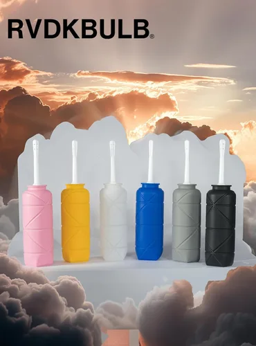 Vista 8 de Botella de ducha de silicona compacta plegable, kit de ducha de viaje reutilizable, capacidad de 24 onzas líquidas, gris