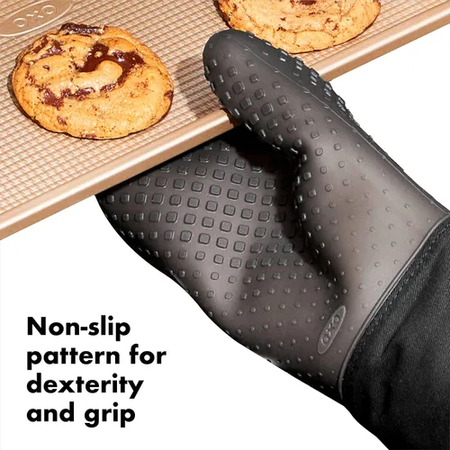 Vista 6 de OXO Good Grips - Manopla de horno de silicona, color negro