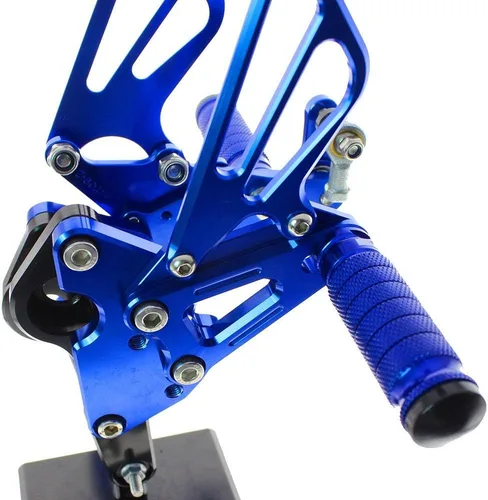 Vista 8 de Krace Juego de estriberas delanteras para motocicleta, reposapiés, pedales de cambio de freno, totalmente ajustables, apto para Yamaha FZ-09 MT09