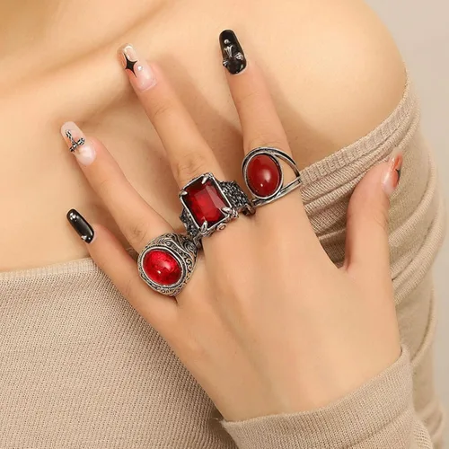 Vista 2 de Juego de anillos góticos ahuecados, vintage, apilables, rojo y negro, juego de anillos redondos de acero inoxidable, circonita cúbica, cuadrado