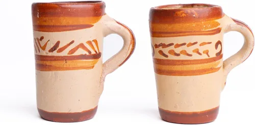 Vista 3 de Vasos de chupito de tequila - Juego de 4 vasos de chupito mexicanos de terracota - 2 Oz - Arcilla natural - Barro Canelo (mango)