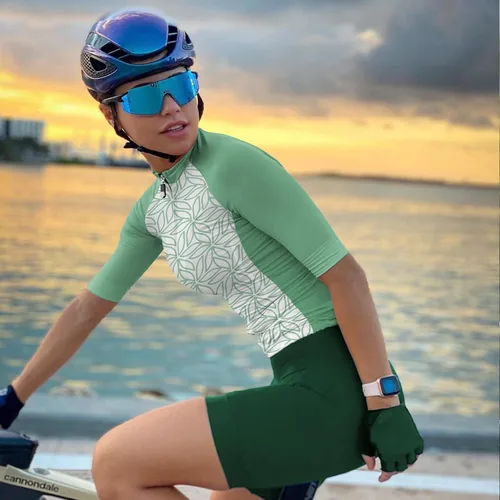 Vista 6 de Wulibike Camiseta de ciclismo para mujer, manga corta, camisetas de bicicleta para mujer, camiseta de ciclismo con tres bolsillos