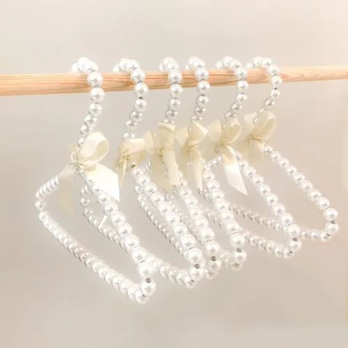 Vista 8 de Paquete de 6 perchas de ropa para perros y mascotas, mini perchas de perlas lindas