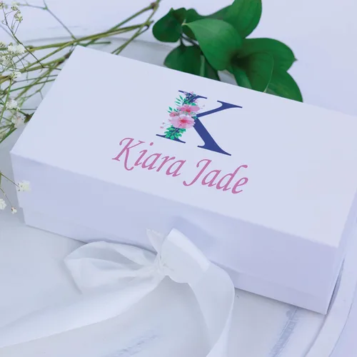 Vista 2 de Caja de regalo personalizada con inicial floral y nombre, envoltura personalizada, caja de recuerdos, cajas del día de la madre, ideal para bodas