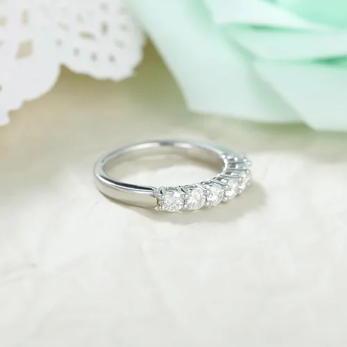 Vista 3 de IRROYA Anillos de boda de moissanita genuina para mujer, 7 piedras, corte redondo, 0.70 quilates, anillos de boda de moissanita para mujer, chapados