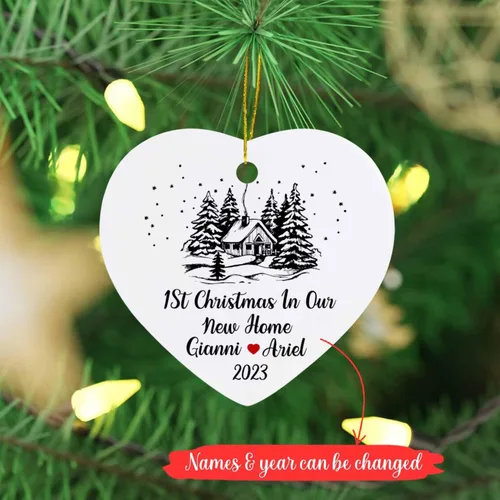 Vista 2 de Adorno de primera Navidad en nuestro nuevo hogar, adorno para el primer hogar 2025, decoración personalizada para colgar en el árbol de Navidad