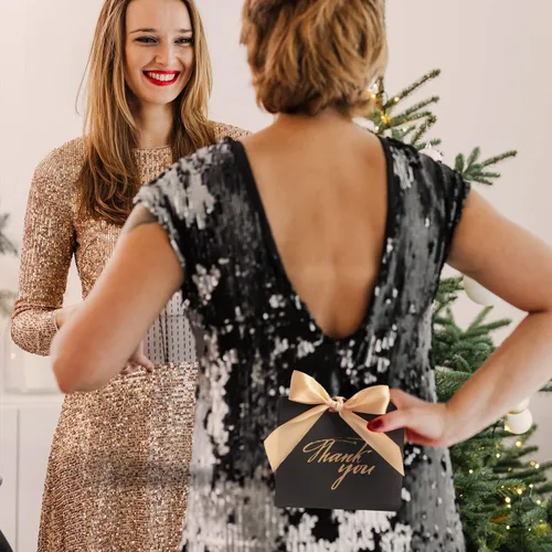 Vista 5 de DECHISY Paquete de 24 bolsas pequeñas de regalo de agradecimiento, bolsas de regalo de fiesta, cajas con lazo dorado, bolsas de regalo de papel Negro