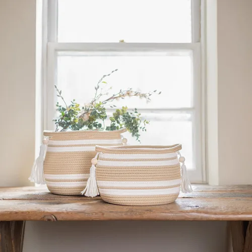 Vista 5 de Cestas tejidas para plantas de interior (juego de 2) – Macetas bohemias para decoración del hogar