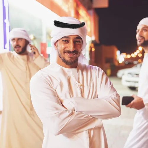Vista 3 de SOIMISS 1 par de accesorios para hombre, diadema árabe shemagh para la cabeza de los hombres Keffiyeh turbante del desierto, pañuelo hiyab este