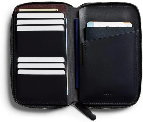Vista 2 de Bellroy Folio de Viajes Segunda Edición, DeepPlum, Compacto