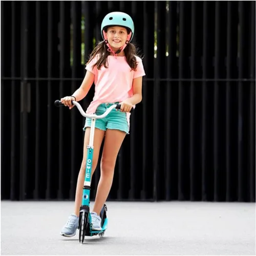 Vista 2 de Micro Kickboard - Micro Cruiser LED - Monopatín Micro plegable de dos ruedas con diseño suizo, para niños con deslizamiento suave y ruedas grandes