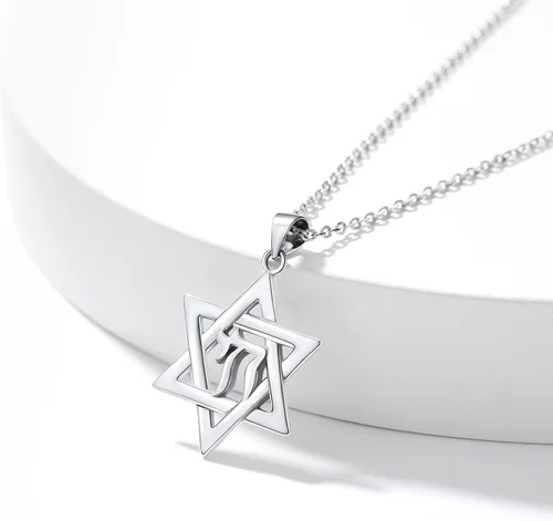 Vista 8 de Silvora Collar hebreo personalizado con colgante judío de plata de ley para mujer con embalaje delicado