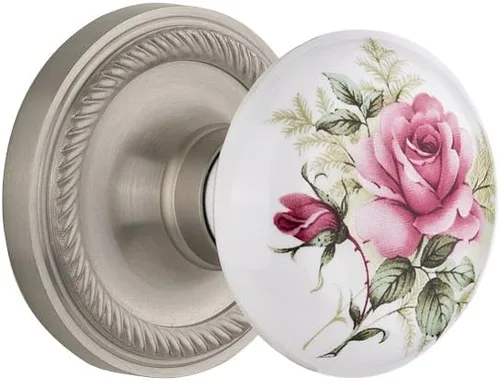 Vista 5 de Nostalgic Warehouse 711306, Mortaja de 2.25 pulgadas, roseta de cuerda de latón antiguo con perilla de porcelana rosa blanca