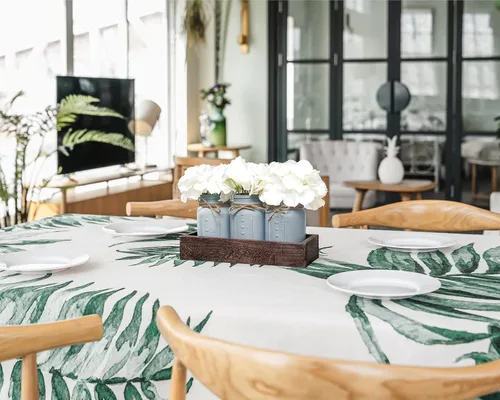 Vista 3 de Mkono - Centro de mesa con tarros de albañil, bandeja decorativa de madera con 3 tarros pintados, flores artificiales, decoración rústica de granja