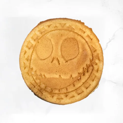 Vista 5 de Uncanny Brands Nightmare Before Christmas Jack Skellington Mini waflera - Pequeño aparato de cocina