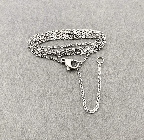 Vista 4 de I Run With Wings On The Soles Of My Shoes Necklace - Pewter Wings and Pewter Running Shoe Charm on 18 inch Stainless Steel Cable Chain