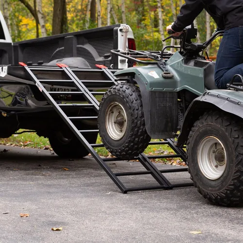 Vista 2 de Black Widow Rampa ATV Multiplegable Acero 1,000 lb Capacidad para Camiones y Remolques Truck ramps for four-wheelers, quads, UTV, pickup loading