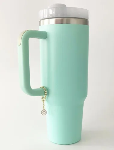 Vista 2 de Tovly Stanley Cup - 2 piezas de accesorios de letras con nombre de identificación inicial con mango personalizado para vaso Stanley