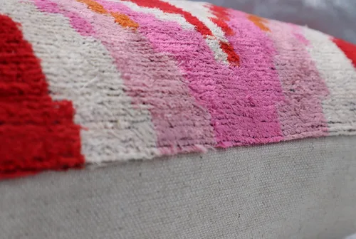 Vista 8 de CANVELLO -Exquisita almohada/cojín de plumón: almohadas de plumas elegancia y arte Almohadas icónicas con diseño Ikat Seda de terciopelo suave