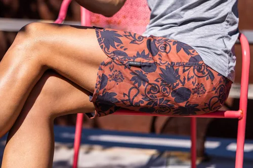 Vista 6 de Club Ride Apparel Savvy - Pantalones cortos de ciclismo para mujer, entrepierna de 11 pulgadas Cachemira caoba