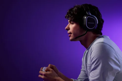 Vista 12 de Turtle Beach Stealth 700 Gen 3 Wireless Multiplatform Amplified Gaming Headset for PS5, PS4, PC, Mobile 60mm Drivers, AI Noise-Cancelling Mic