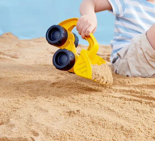 Vista 3 de Hape Juguetes de playa y arena Monster Digger Toys, amarillo, L: 9.1, W: 5.1, H: 5.3 pulgadas