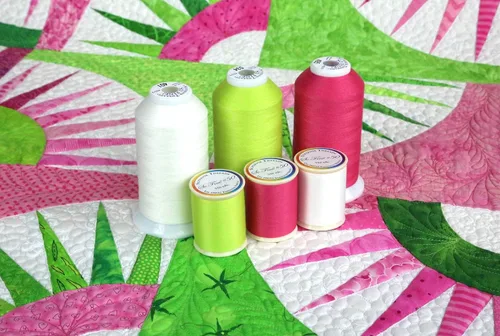 Vista 2 de Superior Threads - Tan Fine! #50#411 Negro Carrete de 550 yardas