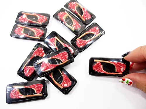 Vista 6 de Casa de muñecas Miniature Food 2 Langosta Raw Tomahawk Carne Tray Supermercado Pack 16733