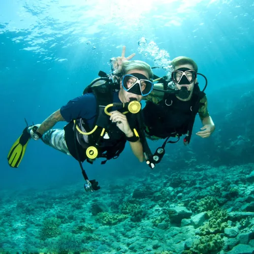 Vista 7 de Máscara de buceo panorámica HD para natación, gafas de buceo antivaho, máscara de buceo de vidrio templado, gafas de natación para adultos y jóvenes
