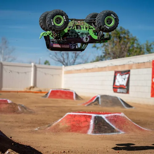 Vista 5 de Losi LMT 2.0 Camión Monstruo de Tracción en las 4 Ruedas con Eje Sólido RTR - Grave Digger LOS04028T1