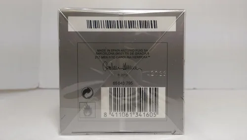 Vista 2 de Carolina Herrera 212 Men EDT Spray - Aroma atemporal de madera de sándalo con notas frescas y enérgicas de verde y especias sensuales de pimienta